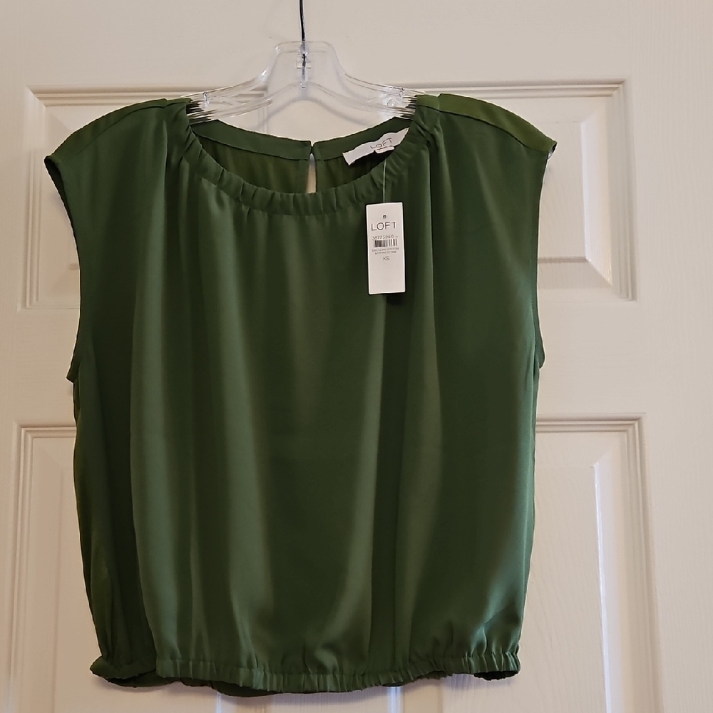 LOFT Bundle Of 4  Women's Tops - Picture 4 of 7